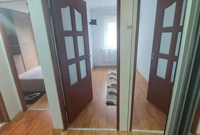 Apartament cu 3 camere decomandat în Decebal - 2