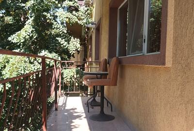 Apartament cu 2 camere decomandat în Roșu