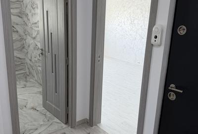 Apartament cu 3 camere decomandat în Micro 14