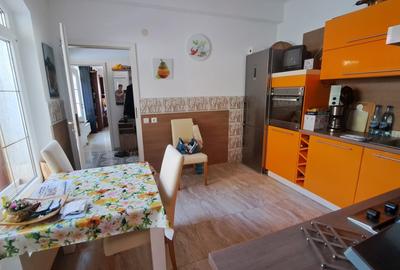 Casă individuală cu 4 camere cu Canalizare în Central - 4