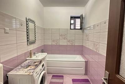 Apartament cu 2 camere decomandat, mobilat în Central