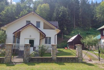 Casă cu 5 camere cu Garaj în Izvoru Muntelui - 13