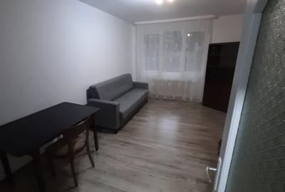 Apartament cu 3 camere decomandat în Cornișa - 8