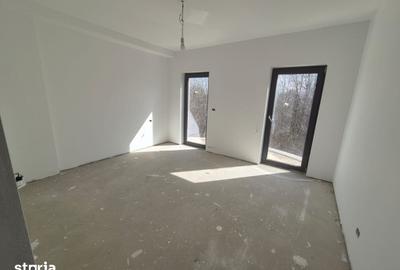 Casă cu 5 camere cu Teren 750 Mp în Central