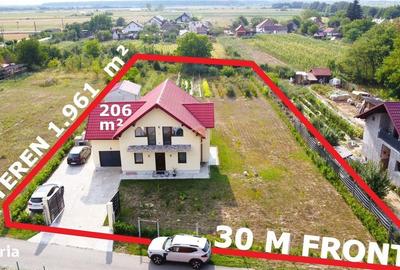 Casă cu 4 camere în Central