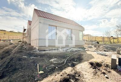 Casă individuală cu 4 camere cu Canalizare în Jucu de Sus - 1