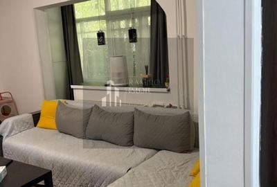 Apartament cu 3 camere semidecomandat în Alexandru Obregia