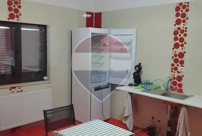 Casă cu 4 camere cu Teren 500 Mp în Central