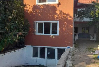 Casă cu Teren 300 Mp în Central - 2