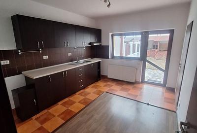 Casă cu 3 camere cu Teren 200 Mp în Vlădești - 6