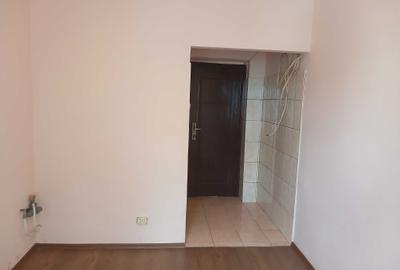 Garsonieră semidecomandată în Sud