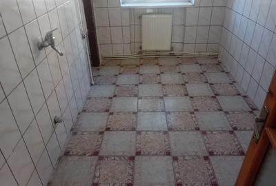 Apartament cu 3 camere decomandat în Calea Romanului