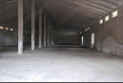 Spațiu comercial, de 800 mp, în Central