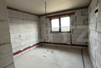 Casă cu 4 camere cu Teren 3000 Mp în Uriu