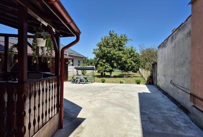 Casă cu 2 camere în Central