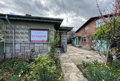 Casă individuală cu 6 camere cu Teren 400 Mp în Traian