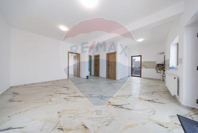 Casă individuală cu 9 camere cu Teren 501 Mp în Hărman - 24