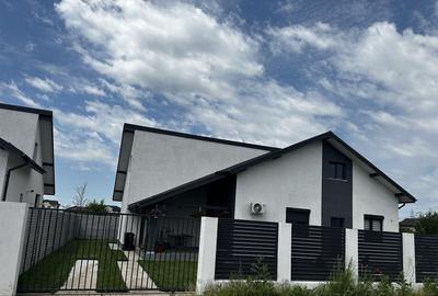 Casă cu 4 camere în Domnești