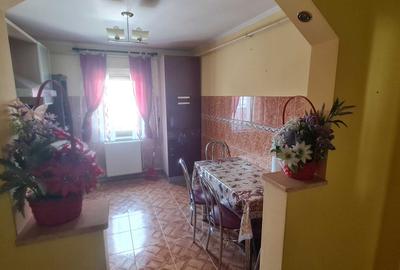 Apartament cu 3 camere semidecomandat în Fălticeni - 3