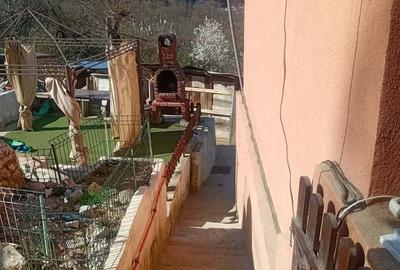 Casă cu 2 camere în Central
