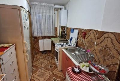 Apartament cu 2 camere semidecomandat, mobilat în Dâmbovița