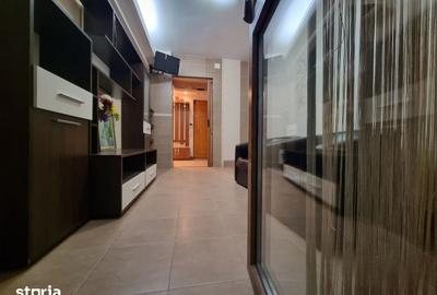Apartament cu 3 camere în Mioriței