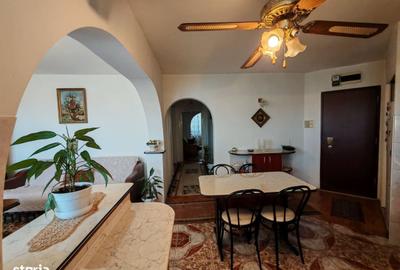 Apartament cu 3 camere decomandat în Dacia