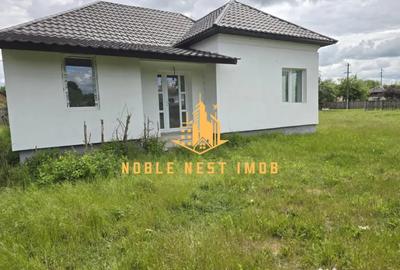 Casă cu 4 camere cu Teren 1158 Mp în Central