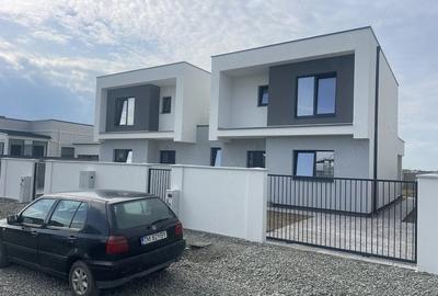 Casă cu Teren 335 Mp în Săcălaz - 3
