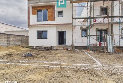 Casă cu 4 camere cu Teren 335 Mp în Central - 9