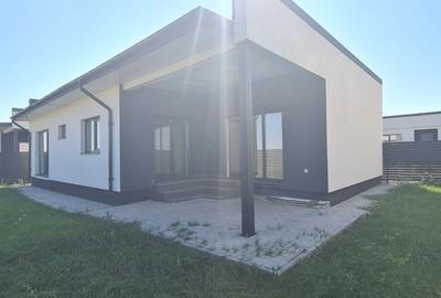 Casă cu 4 camere cu Teren 330 Mp în Tărlungeni
