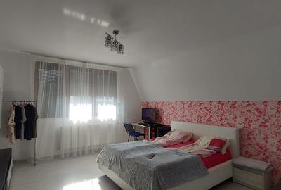 Casă cu 5 camere cu Teren 890 Mp în Budai