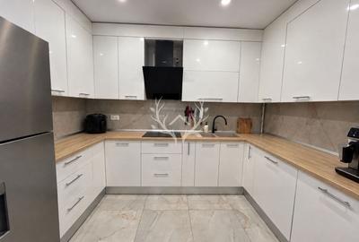 Apartament cu 3 camere decomandat în Iris