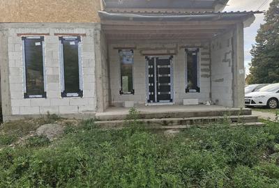 Casă cu 3 camere cu Teren 256 Mp în Central - 3