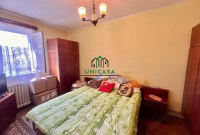 Apartament cu 3 camere semidecomandat în Traian