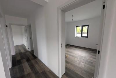Casă cu 4 camere cu Teren 350 Mp în Central