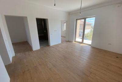 Apartament cu 3 camere semidecomandat în Remetea Mare - 2