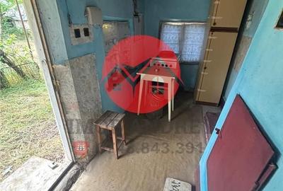 Casă cu 4 camere în Plopul