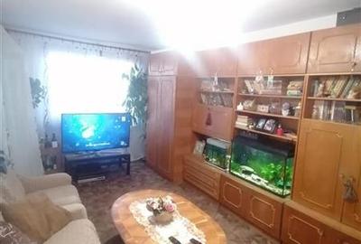 Apartament cu 3 camere decomandat în Complex Studențesc - 2