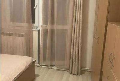 Apartament cu 3 camere semidecomandat, mobilat în Gară