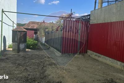 Casă cu 5 camere cu Teren 322 Mp în Central