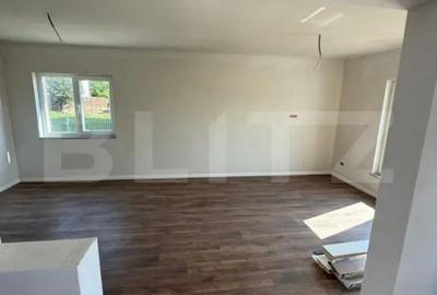 Casă cu 4 camere cu Teren 400 Mp în Central - 1