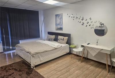 Apartament cu 4 camere semidecomandat în 14 Mai - 1