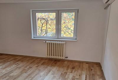 Apartament cu 4 camere decomandat în Zorilor