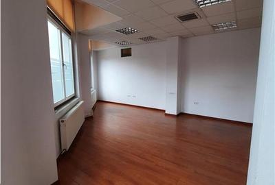 Birou, de 225 mp, în Piața Cluj - 1