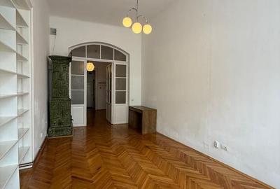 Apartament cu 2 camere semidecomandat în Chinteni