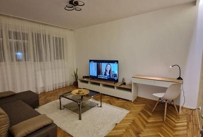 Apartament cu 2 camere decomandat în Drumul Taberei