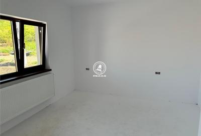Casă cu 4 camere decomandat cu Teren 124.23000335693 Mp în Tomești