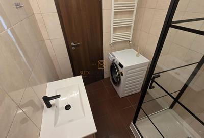 Apartament cu 2 camere semidecomandat, mobilat în Central - 15