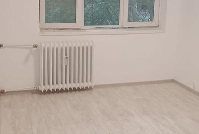 Apartament cu 3 camere în Drumul Taberei